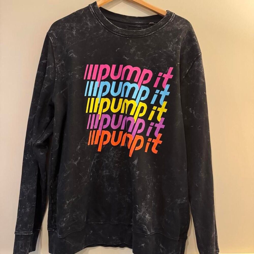 Men’s Black crewneck sweatshirt with multicolored 'pump it'